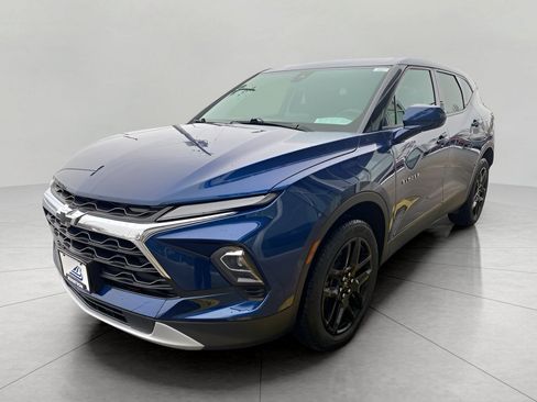 Used 2023 Chevrolet Blazer LT w/ Driver Confidence Package image 4