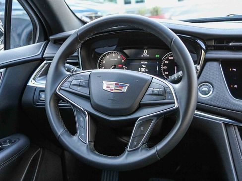 Used 2025 Cadillac XT5 Luxury image 15