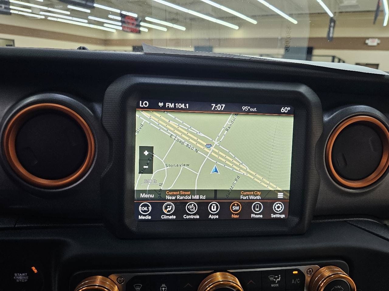 Used 2020 Jeep Gladiator Mojave AWD/4WD image 28