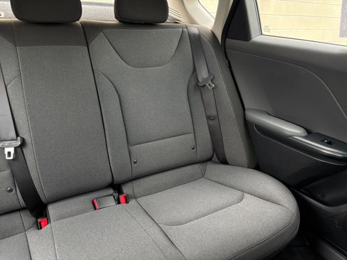 Used 2025 Kia K4 FWD image 36