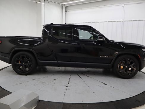 Used 2022 Rivian R1T Adventure image 2