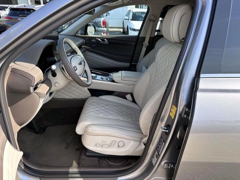 Used 2024 Genesis GV80 3.5T AWD/4WD image 12
