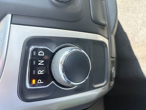 Used 2020 RAM 1500 Classic SLT image 29