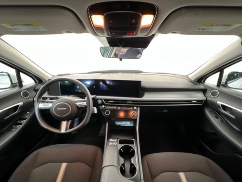 Used 2025 Hyundai Sonata SEL FWD image 9