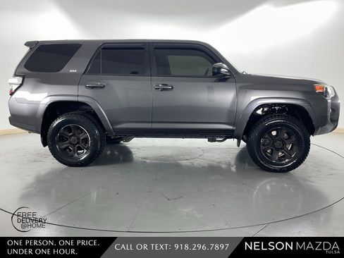 Used 2015 Toyota 4Runner SR5 image 5
