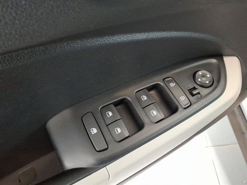 Certified 2024 Hyundai Venue SEL image 18