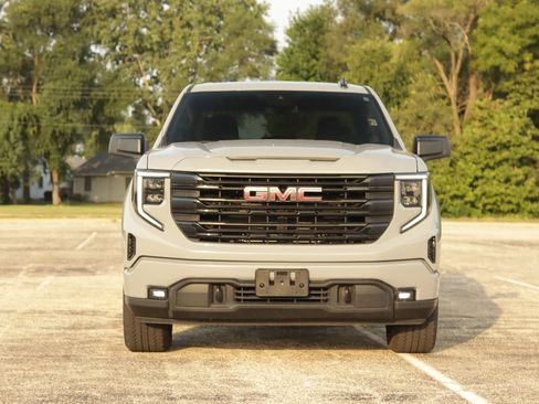 Used 2024 GMC Sierra 1500 Elevation AWD/4WD image 2