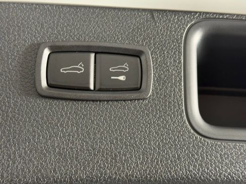 Used 2026 Porsche Macan image 18