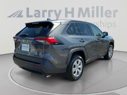 Used 2025 Toyota RAV4 LE AWD/4WD image 5