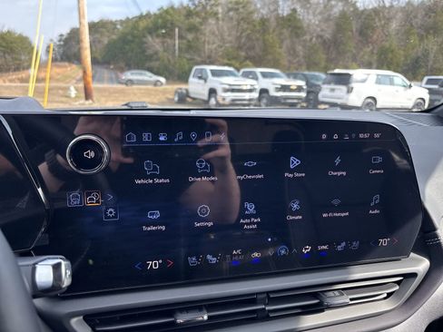 New 2026 Chevrolet Silverado EV LT w/ Premium Package AWD/4WD image 19