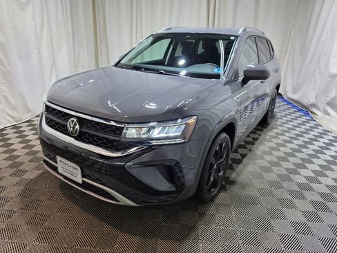 Used 2022 Volkswagen Taos SE AWD/4WD image 8