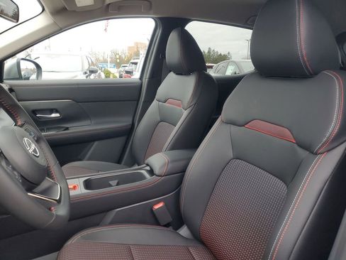 New 2025 Nissan Kicks SR image 12
