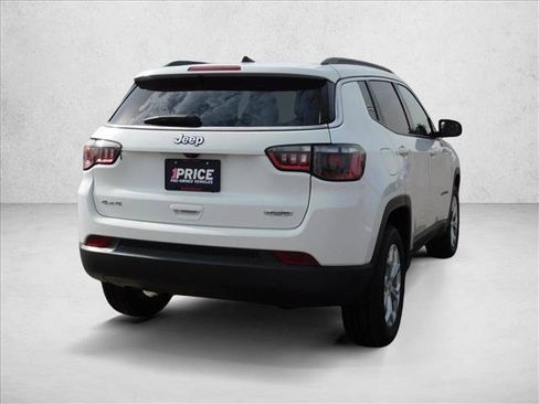 Used 2024 Jeep Compass Latitude AWD/4WD image 9