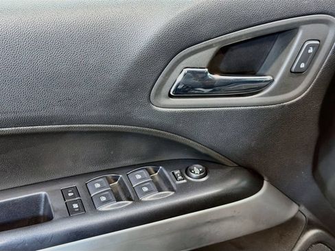 Used 2022 Chevrolet Colorado LT w/ LT Convenience Package AWD/4WD image 19