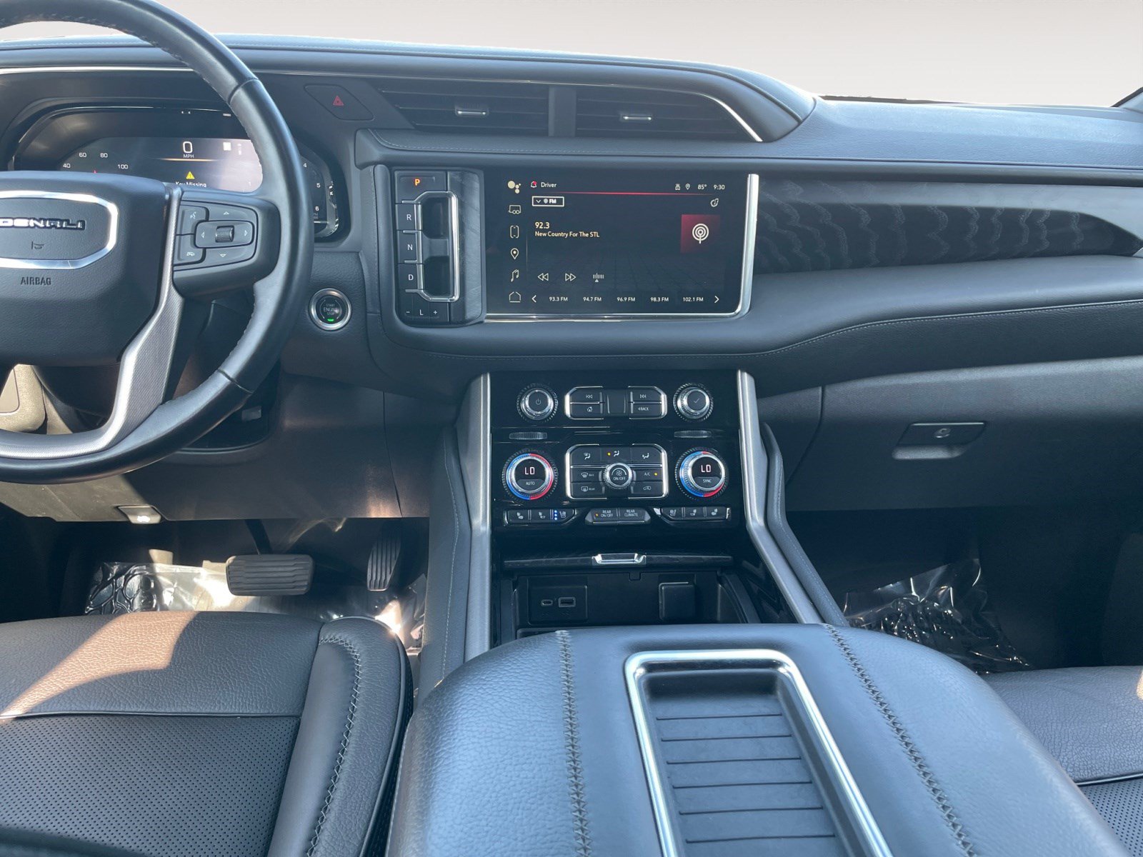 Used 2022 GMC Yukon Denali AWD/4WD image 11