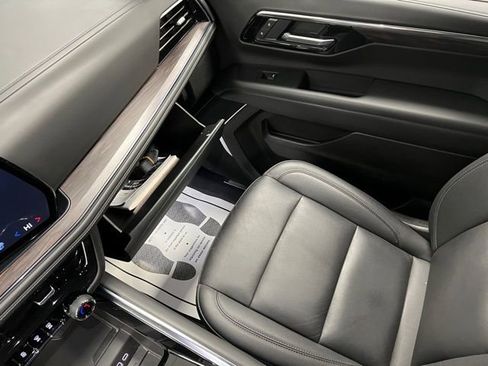 Used 2025 Chevrolet Tahoe Z71 w/ Comfort Package image 40