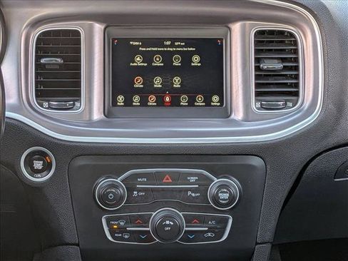 Used 2022 Dodge Charger SXT image 13