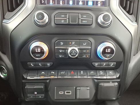 Used 2022 GMC Sierra 1500 Denali w/ Denali Reserve Package image 22