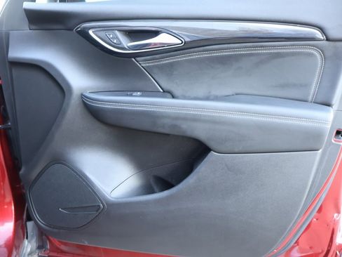 Used 2023 Buick Envision Preferred image 9