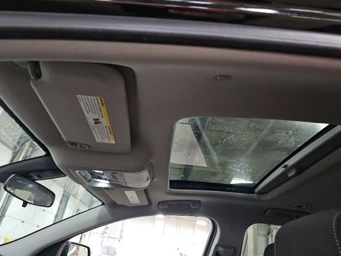 Used 2023 GMC Acadia SLE w/ Driver Convenience Package image 8