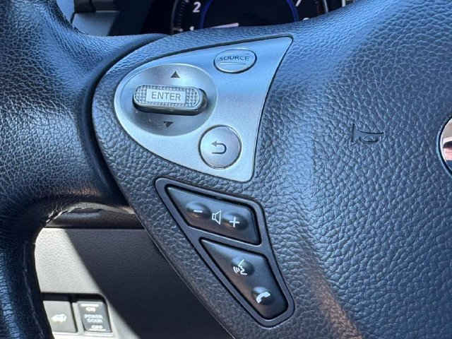 Used 2017 INFINITI QX70 AWD w/ Premium Package image 23