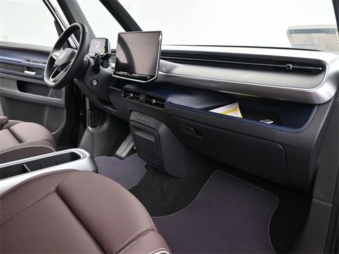 New 2025 Volkswagen ID. Buzz Pro S image 27