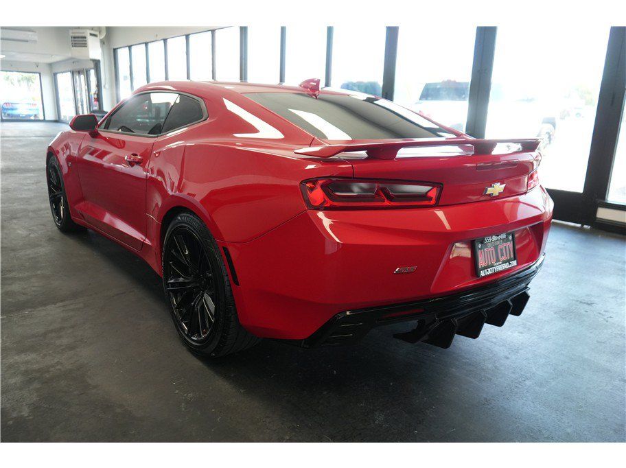 Used 2017 Chevrolet Camaro SS RWD image 5