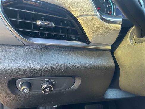 Certified 2023 Chevrolet Traverse LT image 17