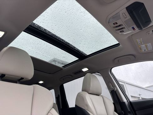 Used 2022 Subaru Ascent Limited w/ Technology Package image 25