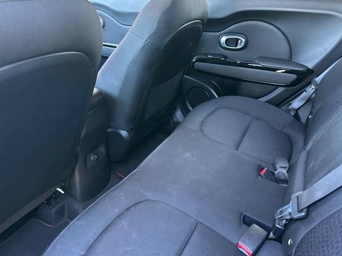 Used 2018 Kia Soul + FWD image 9