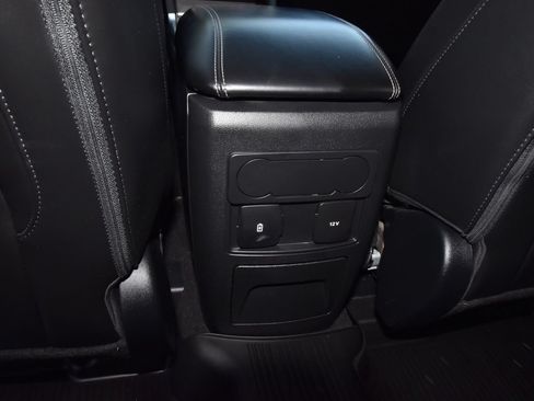 Used 2023 Ford Explorer XLT w/ Equipment Group 202A AWD/4WD image 19