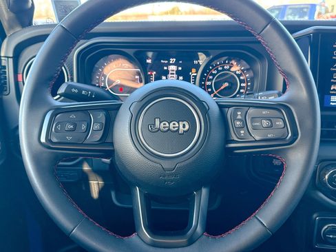 Used 2024 Jeep Wrangler Unlimited Rubicon image 39