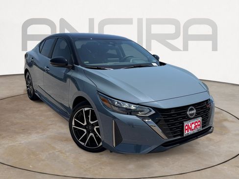 Used 2025 Nissan Sentra SR FWD image 4