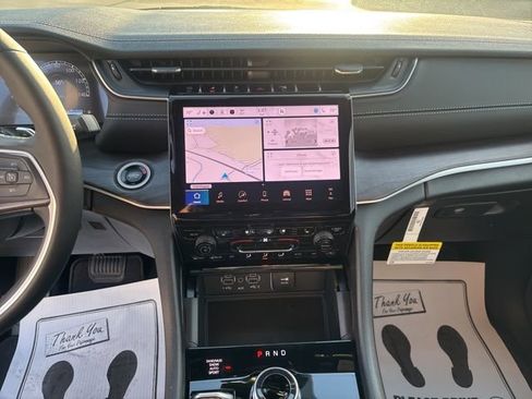 New 2025 Jeep Grand Cherokee Limited w/ Luxury Tech Group II image 12