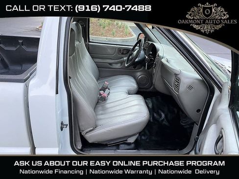 Used 2001 Chevrolet S10 Pickup 2WD Regular Cab w/ Comfort Convenience Pkg image 11