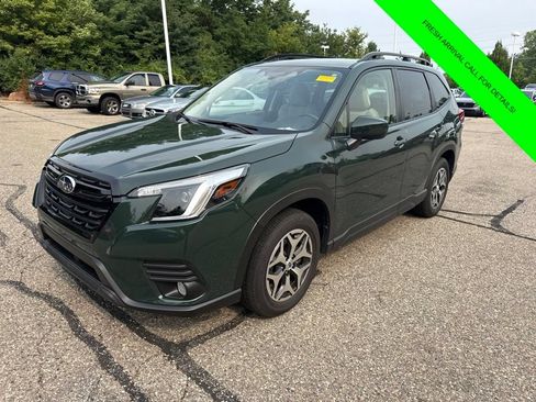 Used 2023 Subaru Forester Premium AWD/4WD image 1
