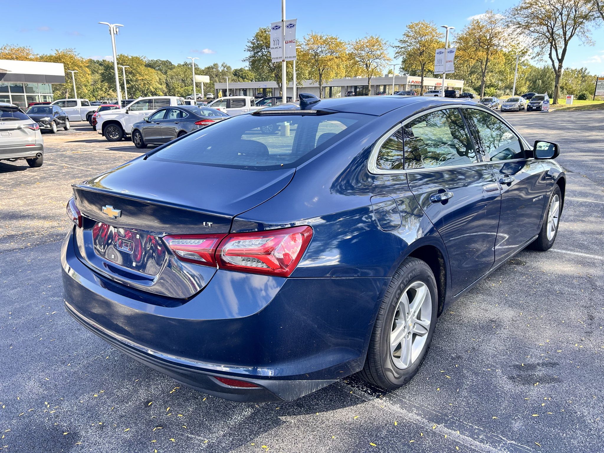 Used 2022 Chevrolet Malibu LT FWD image 5