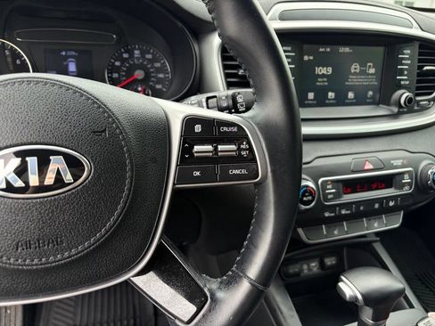 Used 2020 Kia Sorento S FWD image 17
