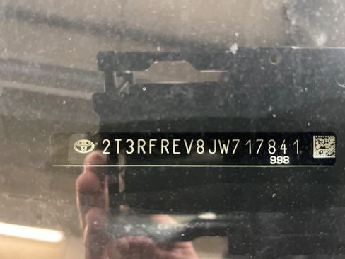 Used 2018 Toyota RAV4 XLE w/ Plus Extra Value Package image 16