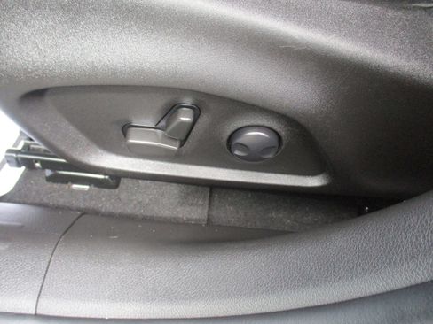 Used 2022 Jeep Renegade Limited w/ Sun, Sound & Wheels Group image 15