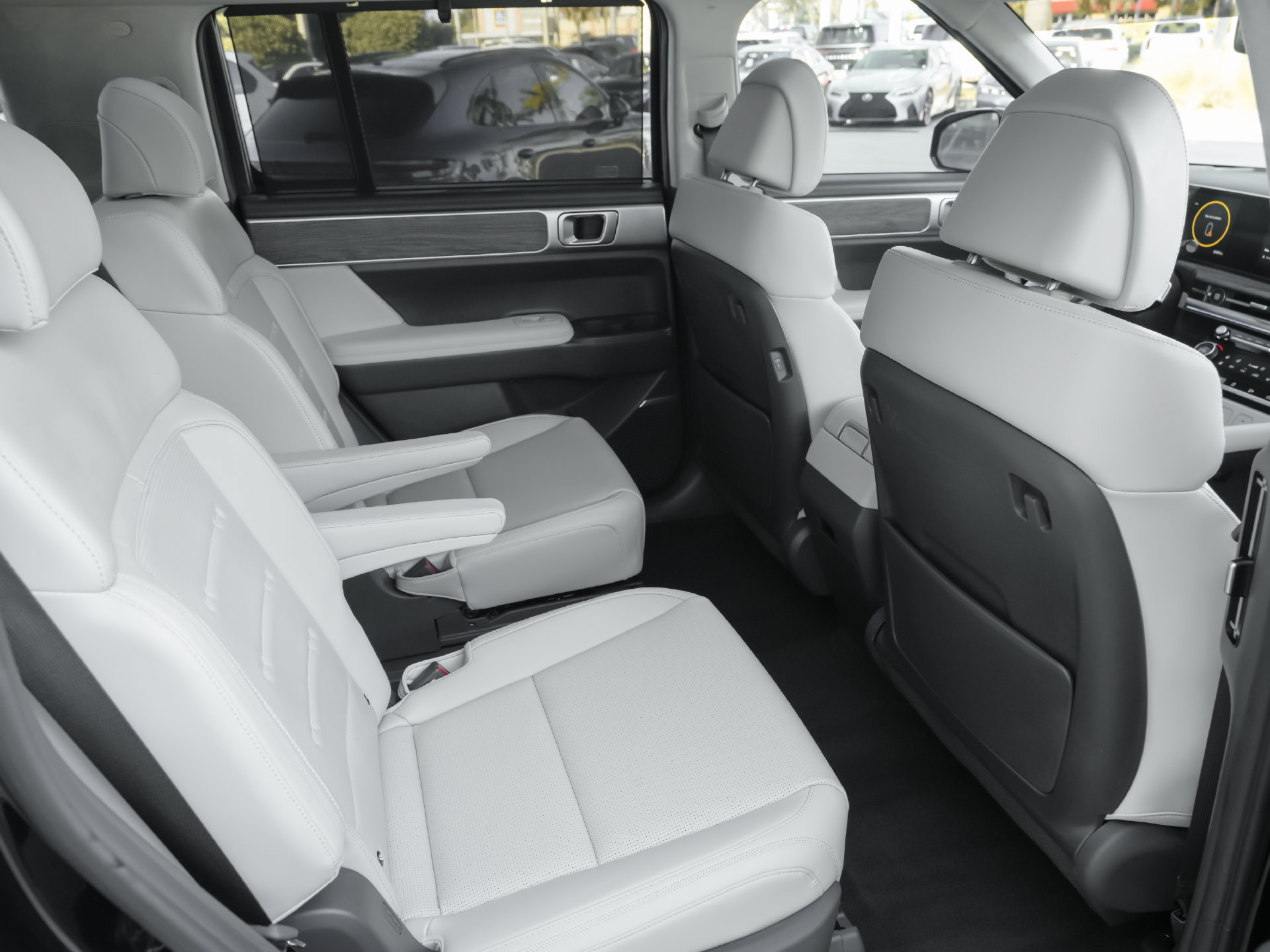 Used 2024 Hyundai Santa Fe Calligraphy FWD image 6