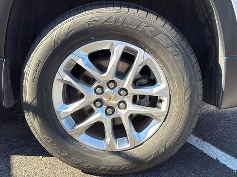 Used 2020 Chevrolet Traverse LT image 18