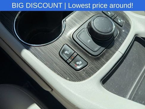 Used 2023 GMC Acadia SLT AWD/4WD image 39
