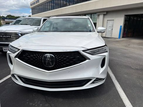 Used 2024 Acura MDX SH-AWD w/ Advance Package image 2