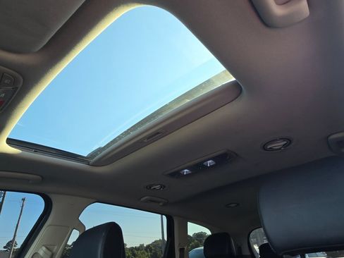 Used 2024 Kia Telluride S w/ S Sunroof Package FWD image 15