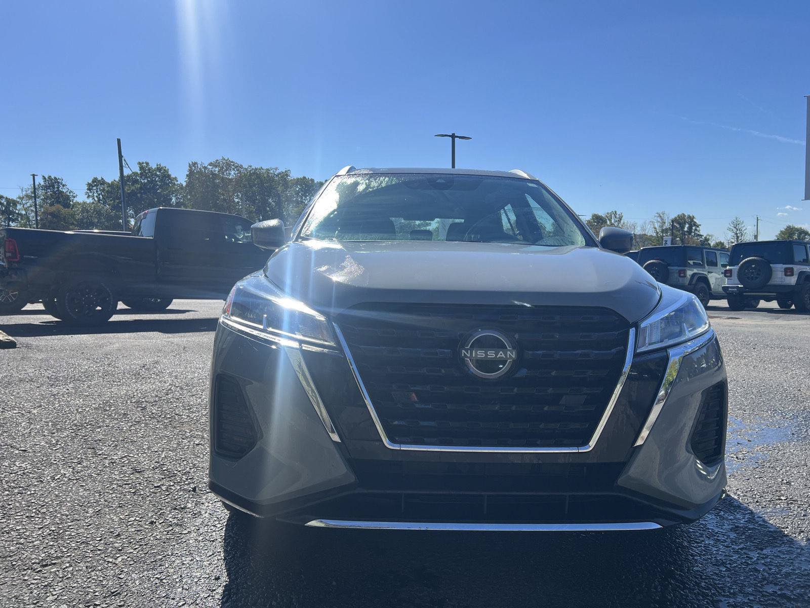 Used 2024 Nissan Kicks SV FWD image 8