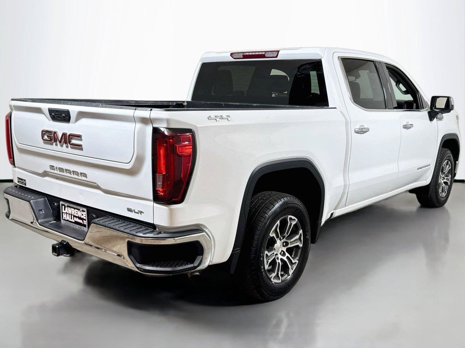 Used 2025 GMC Sierra 1500 SLT AWD/4WD image 4
