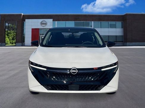 New 2026 Nissan Sentra SR w/ Floor Mat Package FWD image 8