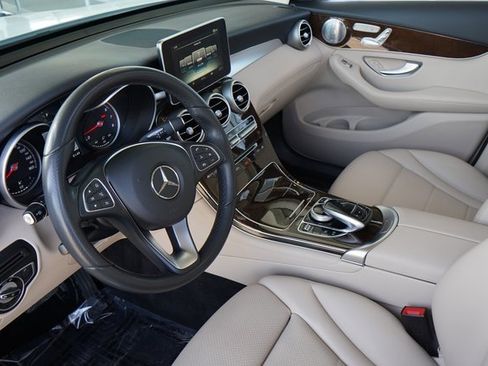 Used 2017 Mercedes-Benz GLC 300 GLC 300 image 2