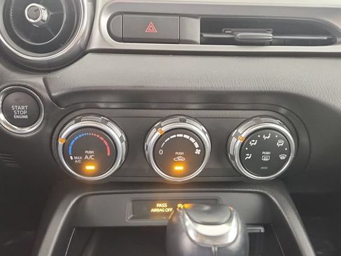 Used 2018 FIAT 124 Spider Classica RWD image 17